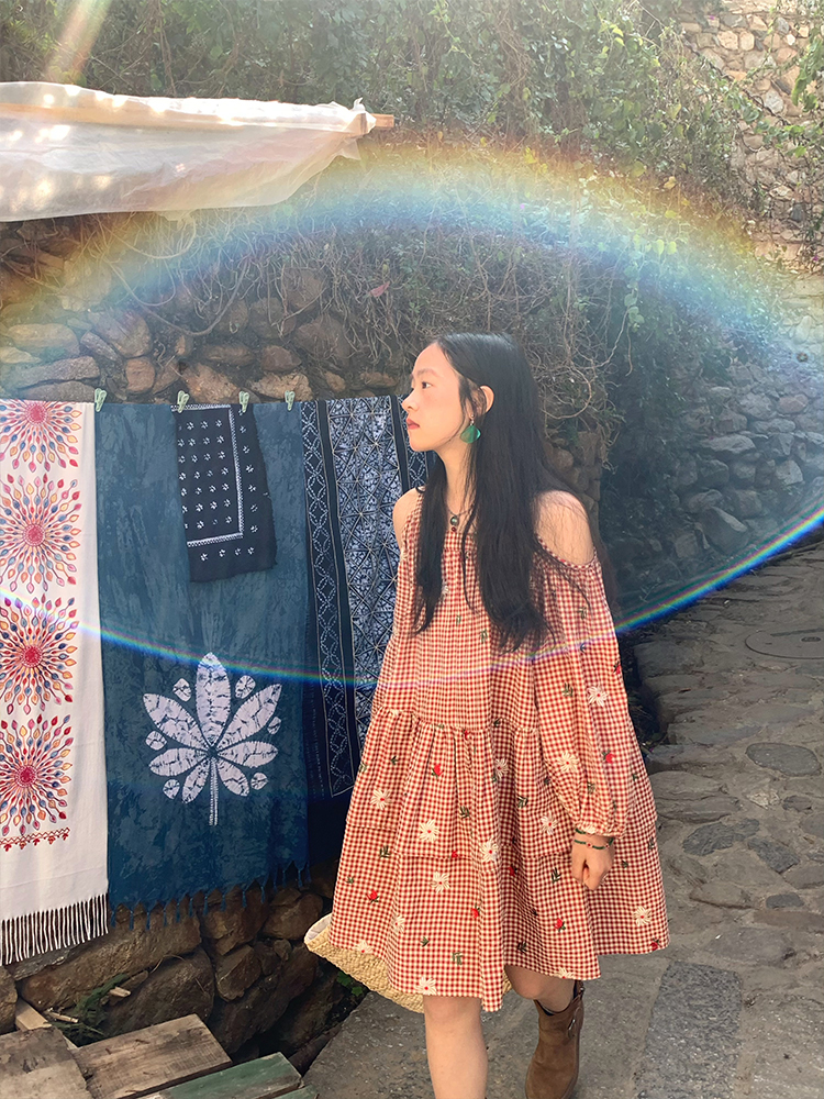 Retro Floral Embroidery Cotton Dress - Women's Off-Shoulder Lantern Sleeve Short Skirt - Vintage Spring Style Retro Floral Embroidery Cotton Dress - Women's Off-Shoulder Lantern Sleeve Short Skirt - Vintage Spring Style