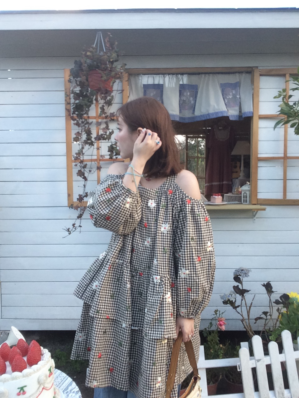 Retro Floral Embroidery Cotton Dress - Women's Off-Shoulder Lantern Sleeve Short Skirt - Vintage Spring Style Retro Floral Embroidery Cotton Dress - Women's Off-Shoulder Lantern Sleeve Short Skirt - Vintage Spring Style