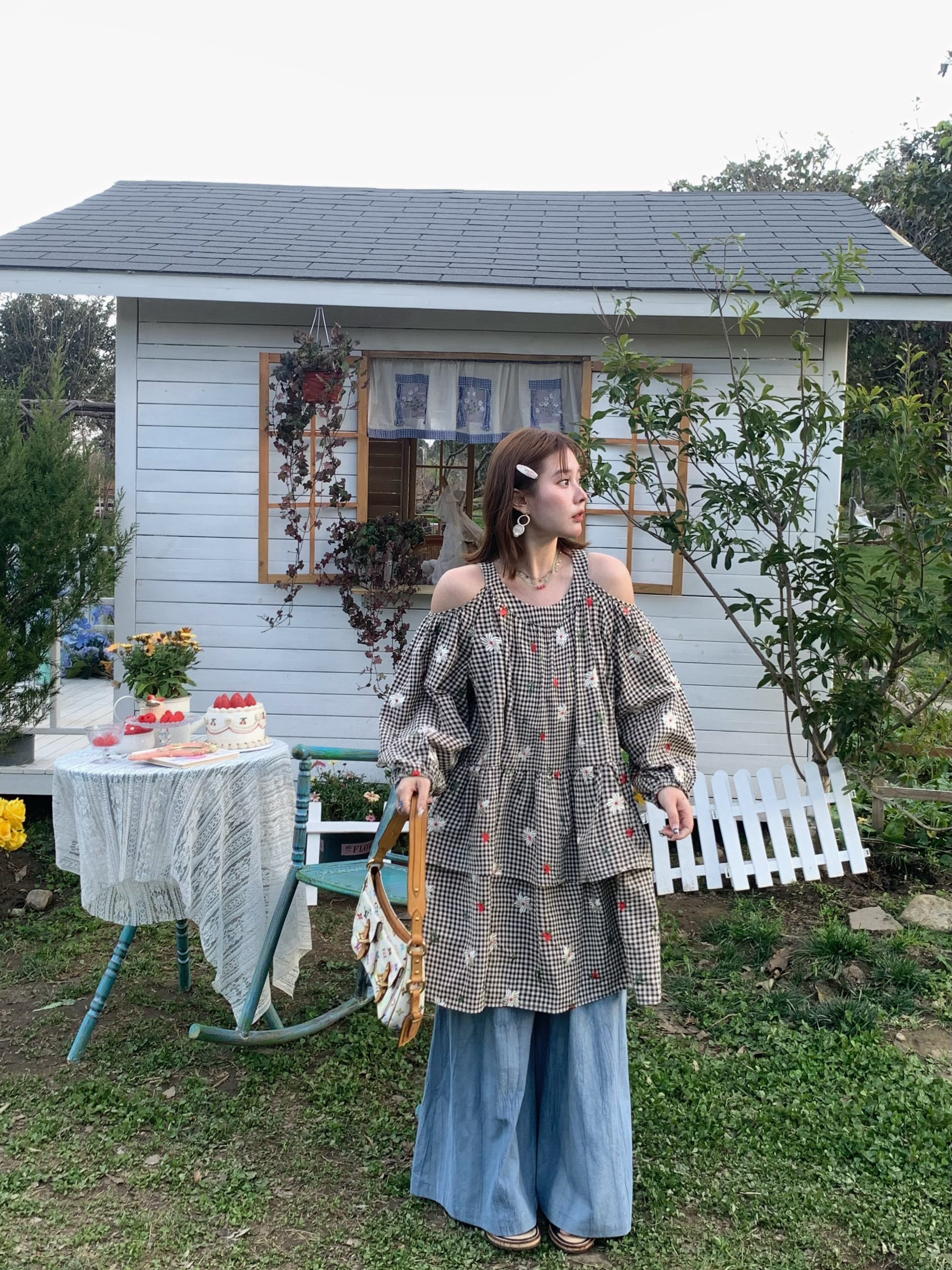 Retro Floral Embroidery Cotton Dress - Women's Off-Shoulder Lantern Sleeve Short Skirt - Vintage Spring Style Retro Floral Embroidery Cotton Dress - Women's Off-Shoulder Lantern Sleeve Short Skirt - Vintage Spring Style