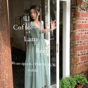 Retro Floral V-Neck Chiffon Dress for Women - Summer Loose Mid-Sleeve Flared Skirt, Vintage Style, Perfect for 90s and Y2K Fashion