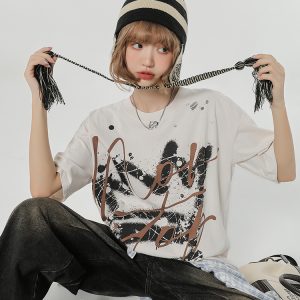 Retro Graffiti Print Round Neck Short Sleeve T-Shirt for Women - Loose Slim Fit Summer Street Style Top