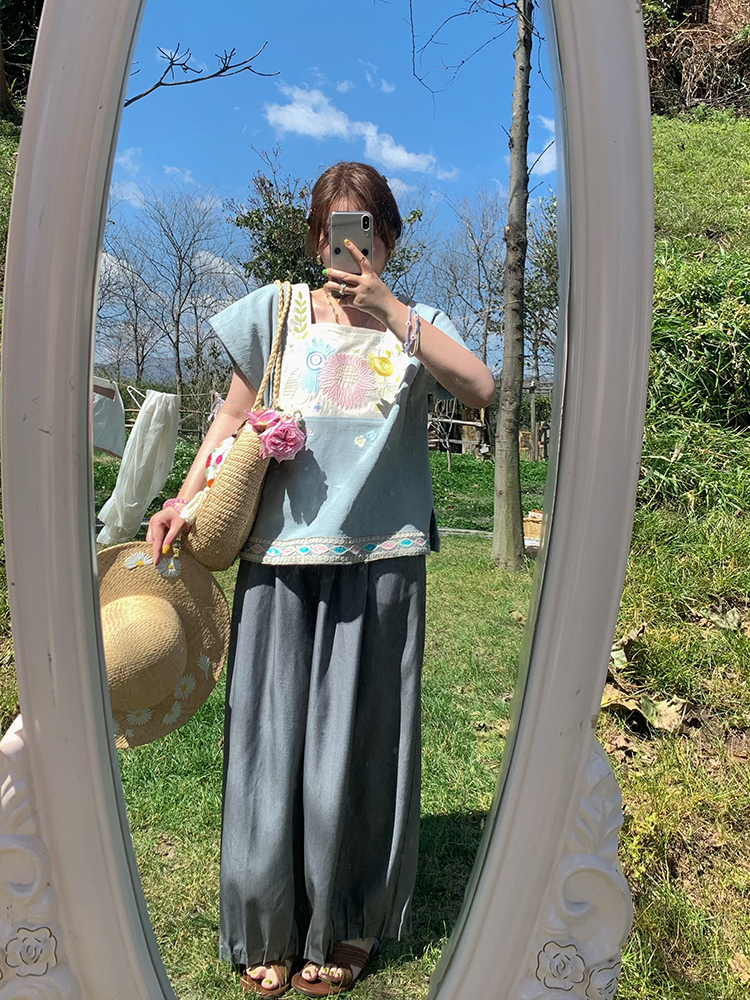 Retro Green Pleated High-Waisted Wide-Leg Lantern Pants for Women - Casual Spring Fashion, Vintage Style, Loose Fit Retro Green Pleated High-Waisted Wide-Leg Lantern Pants for Women - Casual Spring Fashion, Vintage Style, Loose Fit