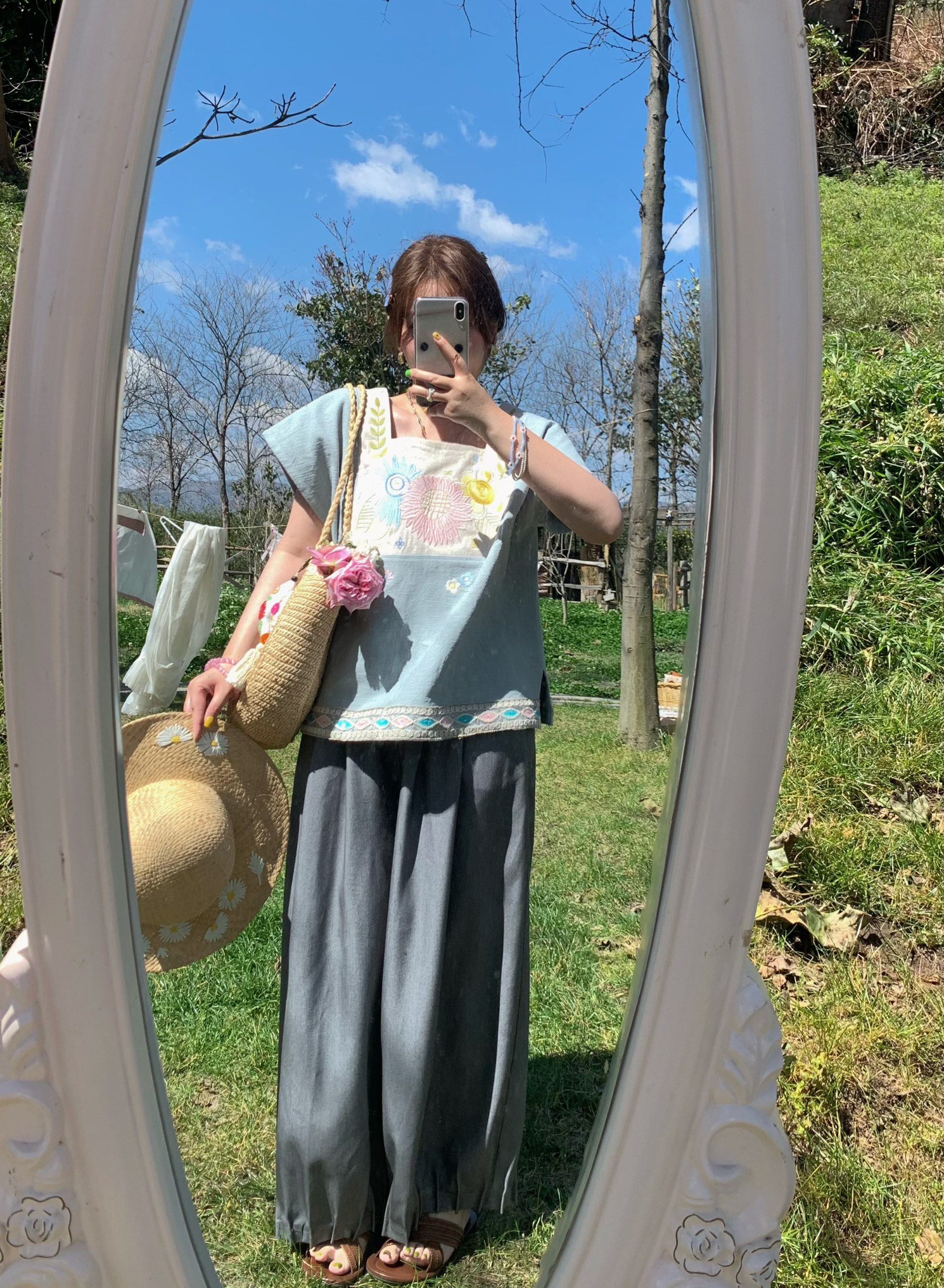 Retro Green Pleated High-Waisted Wide-Leg Lantern Pants for Women - Casual Spring Fashion, Vintage Style, Loose Fit Retro Green Pleated High-Waisted Wide-Leg Lantern Pants for Women - Casual Spring Fashion, Vintage Style, Loose Fit