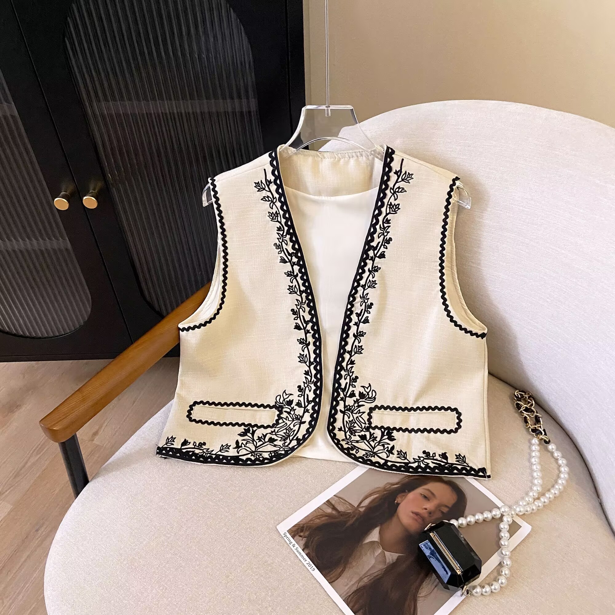 Retro Heavy Embroidery Lace Sleeveless Tank Top - Ethnic Style Layered Vest for Travel, Boho Chic Fashion