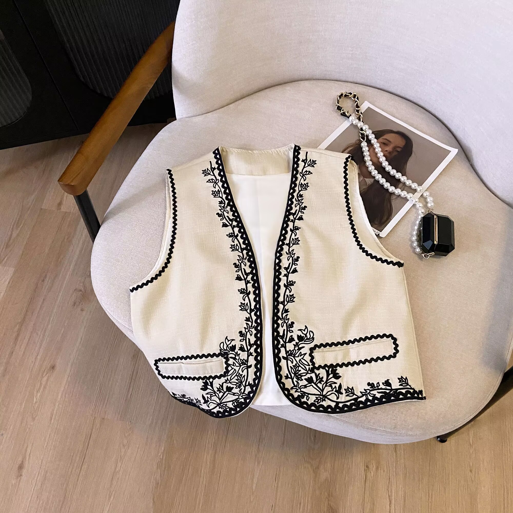 Retro Heavy Embroidery Lace Sleeveless Tank Top - Ethnic Style Layered Vest for Travel, Boho Chic Fashion