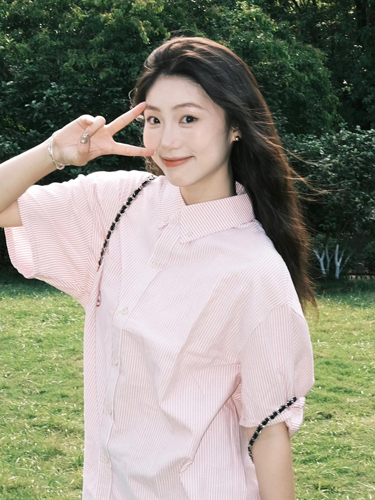 Retro Hong Kong Style Pink Striped Short Sleeve Shirt for Women - Casual Loose Fit Smiley Face Jacket Top for Summer Retro Hong Kong Style Pink Striped Short Sleeve Shirt for Women - Casual Loose Fit Smiley Face Jacket Top for Summer