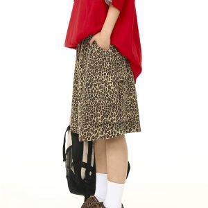 Retro Leopard Print Cargo Shorts for Men and Women - Loose Wide-Leg Style with Multiple Pockets, Trendy Streetwear