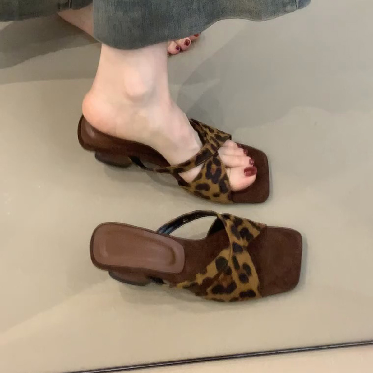 Retro Leopard Print Sheepskin High-Heeled One-Strap Sandals for Women - Summer Open-Toe Square Toe Wedge Footwear Retro Leopard Print Sheepskin High-Heeled One-Strap Sandals for Women - Summer Open-Toe Square Toe Wedge Footwear