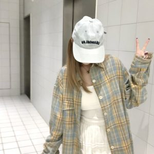 Retro Plaid Color-Blocking Long Sleeve Shirt for Men and Women - Versatile Casual Oversized Style for Early Spring