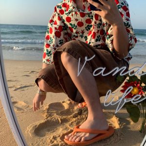 Retro Rose Print Short Sleeve Shirt - Handmade Hawaiian Style Vintage Top for Couples - Perfect for Beach Days