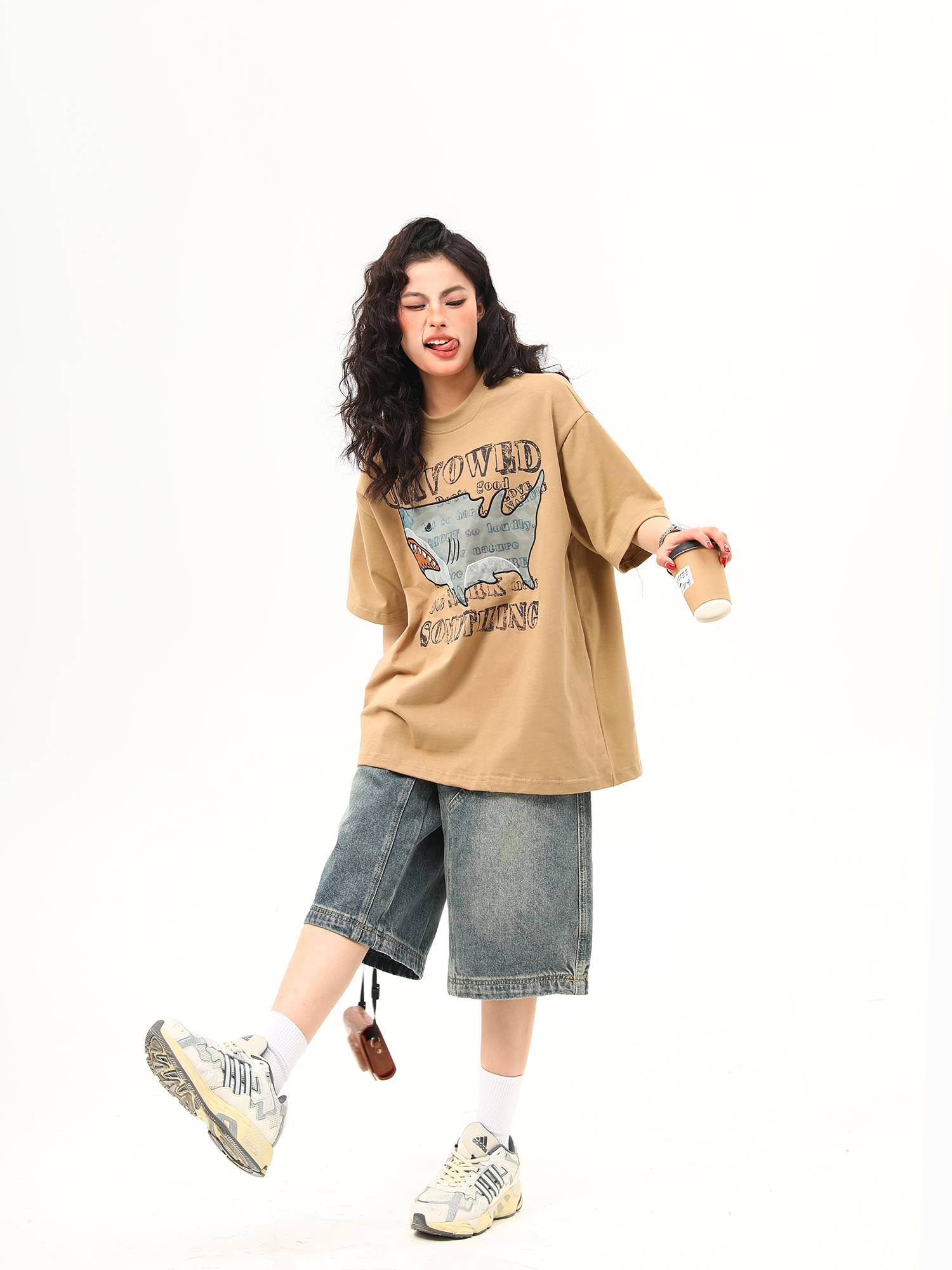 Retro Shark Patch Embroidered Short Sleeve T-Shirt for Women - American Style Summer Versatile Top Retro Shark Patch Embroidered Short Sleeve T-Shirt for Women - American Style Summer Versatile Top