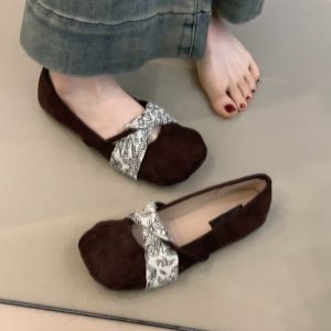 Retro Sheepskin Mary Jane Shoes for Women, Shallow Round Toe, Chinese Style Flats for Skirts, Ballet-Inspired Footwear