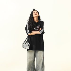 Retro Street Graffiti Letter Short-Sleeve T-Shirt for Men and Women, Loose Fit High Street Trendy Top, 90s Inspired Fashion