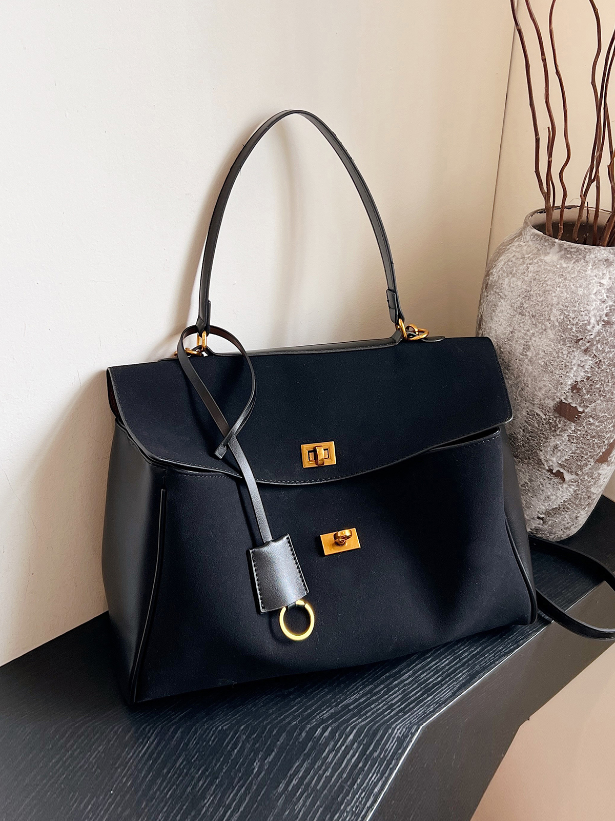 Retro Tote Bag for Women, Large Capacity Commuter Shoulder Bag, Sweet and Cool Travel Handbag, Stylish Everyday Tote Retro Tote Bag for Women, Large Capacity Commuter Shoulder Bag, Sweet and Cool Travel Handbag, Stylish Everyday Tote