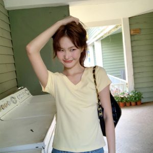 Ribbed V-Neck Fitted Short Sleeve Women's T-Shirt - Slim Solid Color Top for Summer 2025, Casual Chic Style