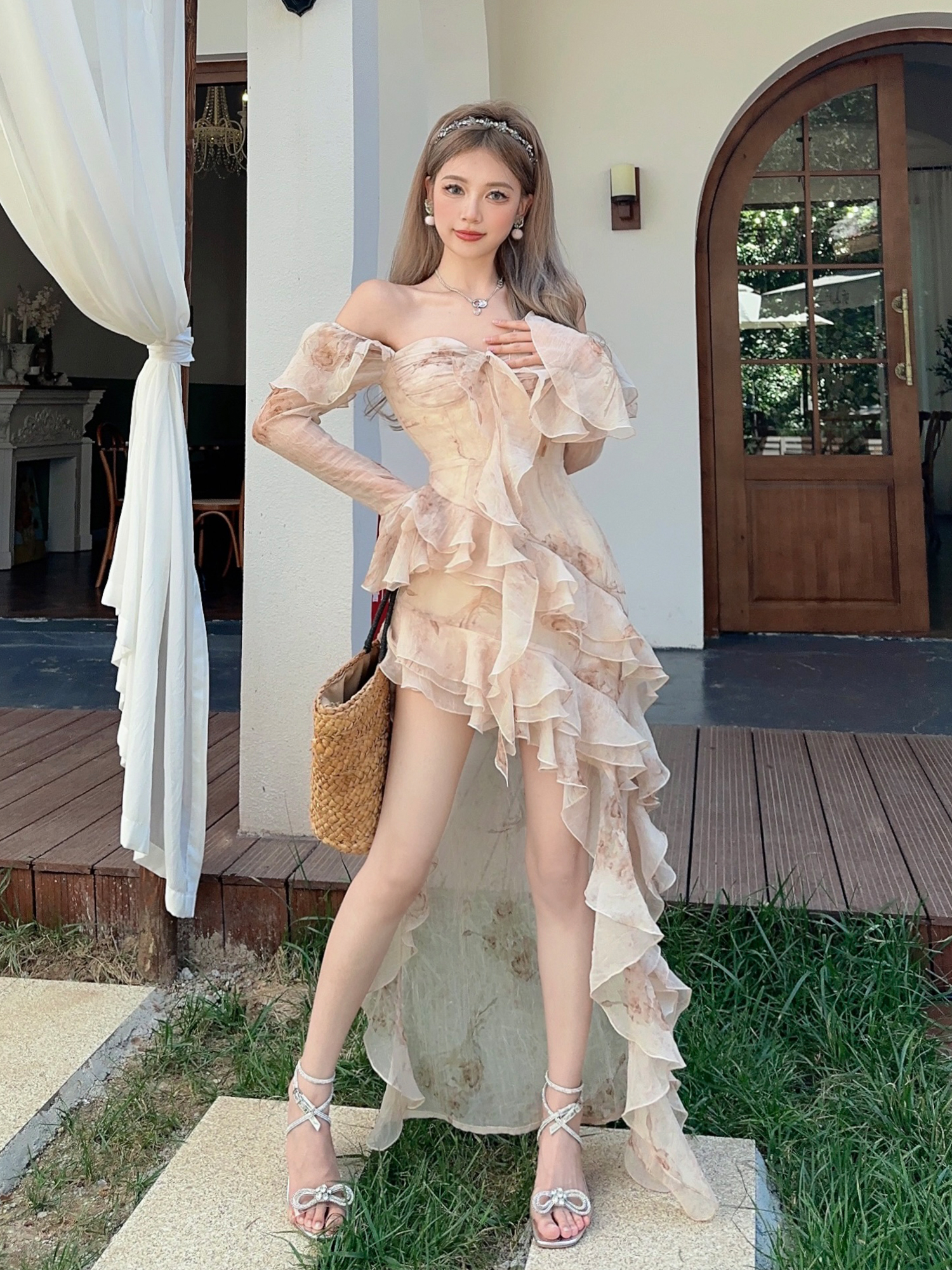 Romantic Gradient Ruffled Hem Dress with Three-Dimensional Texture - Short Front Long Back Flowing Style for Elegant Occasions Romantic Gradient Ruffled Hem Dress with Three-Dimensional Texture - Short Front Long Back Flowing Style for Elegant Occasions