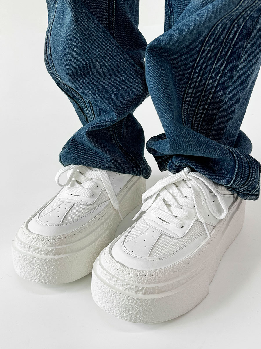 Round-Toe Thick-Soled Canvas Shoes for Teenagers - Height-Increasing White Platform Biscuit Shoes in Korean Style Round-Toe Thick-Soled Canvas Shoes for Teenagers - Height-Increasing White Platform Biscuit Shoes in Korean Style