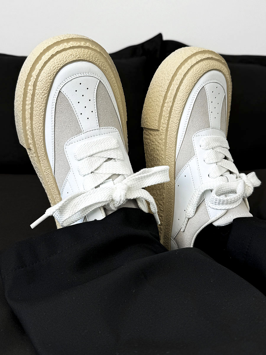Round-Toe Thick-Soled Canvas Shoes for Teenagers - Height-Increasing White Platform Biscuit Shoes in Korean Style Round-Toe Thick-Soled Canvas Shoes for Teenagers - Height-Increasing White Platform Biscuit Shoes in Korean Style