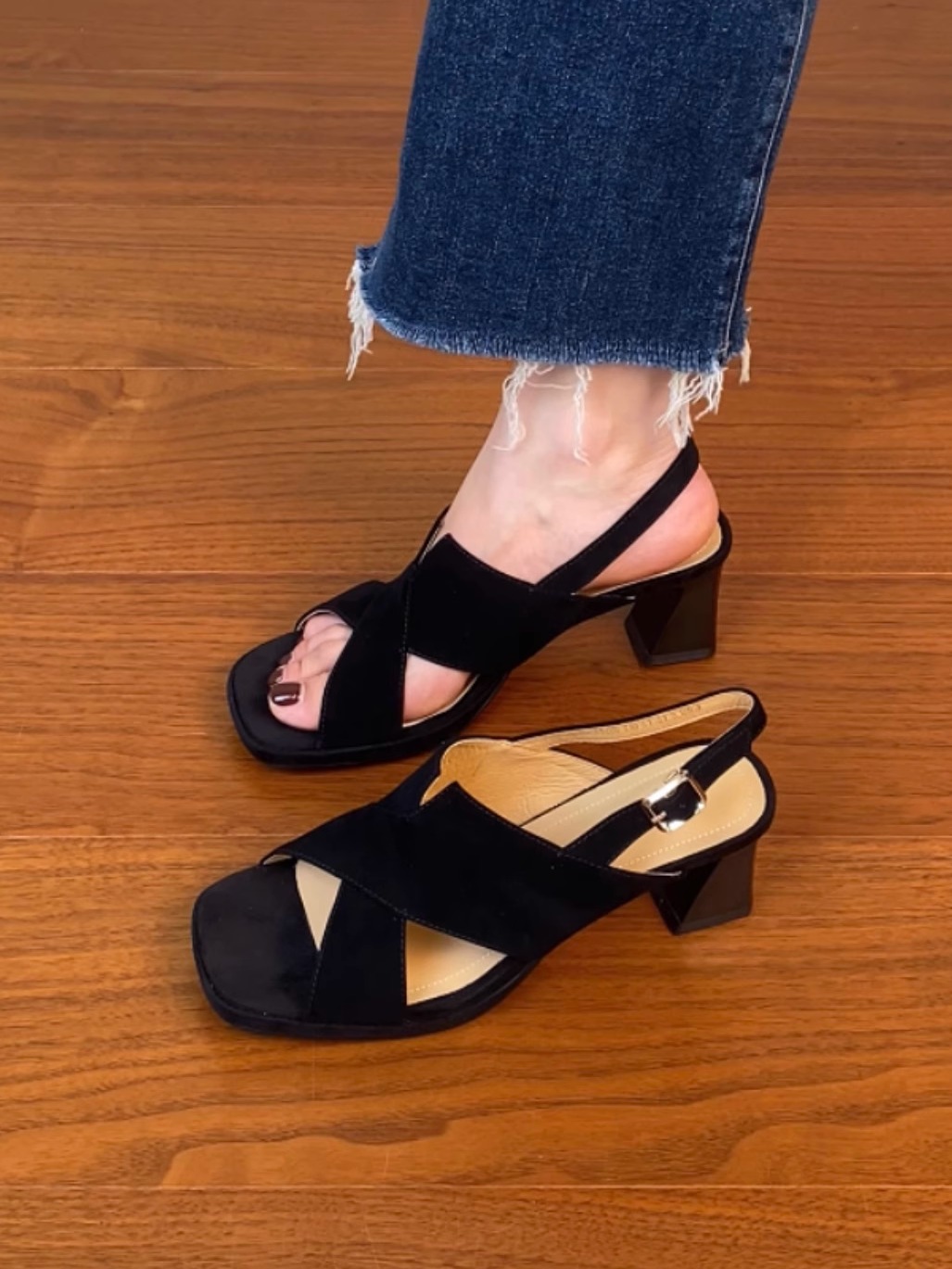 Sanded Sheepskin Cross-Strap Chunky Heel Open-Toe Sandals for Women - Summer 2025 Black Roman High Heels Fashion Footwear Sanded Sheepskin Cross-Strap Chunky Heel Open-Toe Sandals for Women - Summer 2025 Black Roman High Heels Fashion Footwear