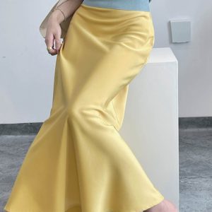Satin Half Skirt with Diagonal Cut, Flared Design, High Waist, Silky Elastic Waist, Versatile Glossy Mid-Length Acetate Skirt
