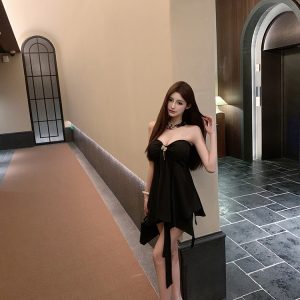 Sexy Halter Neck Dress - Strapless Two-Way Wear, Slim Fit with Built-in Bra Pads, Perfect for 90s and Y2K Inspired Styles