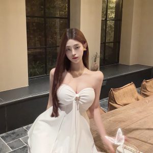 Sexy Halter Neck Dress - Strapless Two-Way Wear, Slim Fit with Built-in Bra Pads, Perfect for 90s and Y2K Inspired Styles