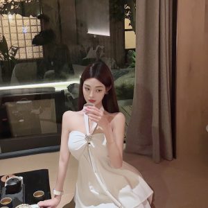 Sexy Halter Neck Dress - Strapless Two-Way Wear, Slim Fit with Built-in Bra Pads, Perfect for 90s and Y2K Inspired Styles