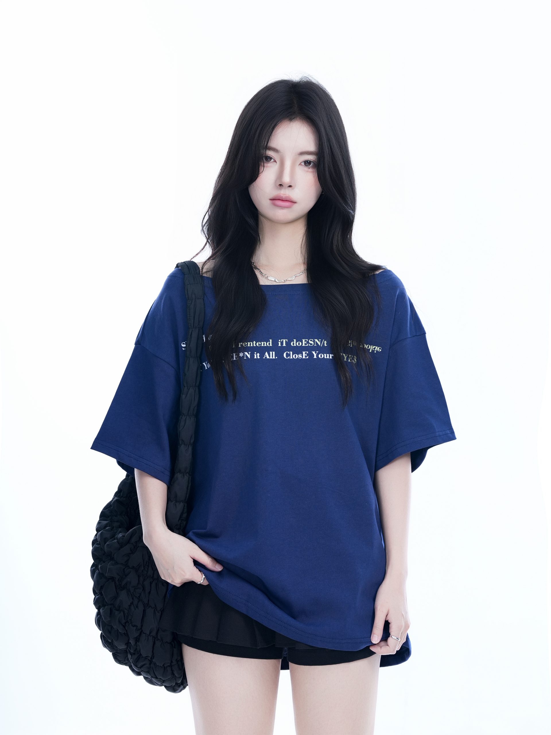 Sexy Halter Top and White Off-Shoulder Short Sleeve T-Shirt Two-Piece Set for Women - Trendy Loose Half-Sleeve Style Sexy Halter Top and White Off-Shoulder Short Sleeve T-Shirt Two-Piece Set for Women - Trendy Loose Half-Sleeve Style