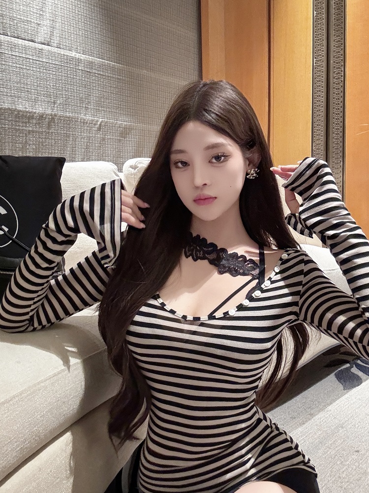 Sexy Lace Layered Top with Built-In Chest Pad - Women's Outerwear for Y2K and Korean Style Fashion Sexy Lace Layered Top with Built-In Chest Pad - Women's Outerwear for Y2K and Korean Style Fashion