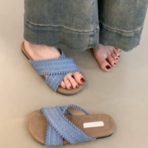 Sheepskin Flat Cross-Strap Sandals for Women - Casual Beach Footwear Perfect for Summer Outfits and Skirts