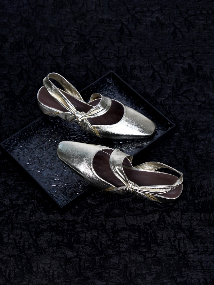 Sheepskin Silver Square-Toe Backless Sandals for Women - Chunky Heel, Two-Way Summer Slippers, Trendy Footwear Sheepskin Silver Square-Toe Backless Sandals for Women - Chunky Heel, Two-Way Summer Slippers, Trendy Footwear