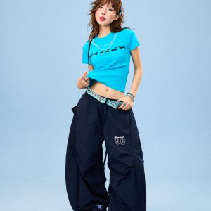 Short Sleeve Sausage Dog Print T-Shirt for Women - Casual Summer Top with Pearl Necklace Detail, Versatile Fashion Piece