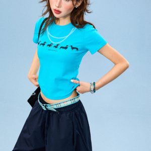 Short Sleeve Sausage Dog Print T-Shirt for Women - Casual Summer Top with Pearl Necklace Detail, Versatile Fashion Piece