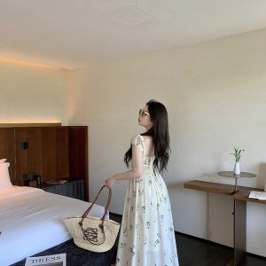 Slightly Chubby Green Floral Plus-Size Dress with Square Neck and Off-Shoulder Design, Small Flying Sleeves, Summer Tea Style