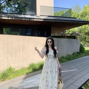 Slightly Chubby Green Floral Plus-Size Dress with Square Neck and Off-Shoulder Design, Small Flying Sleeves, Summer Tea Style