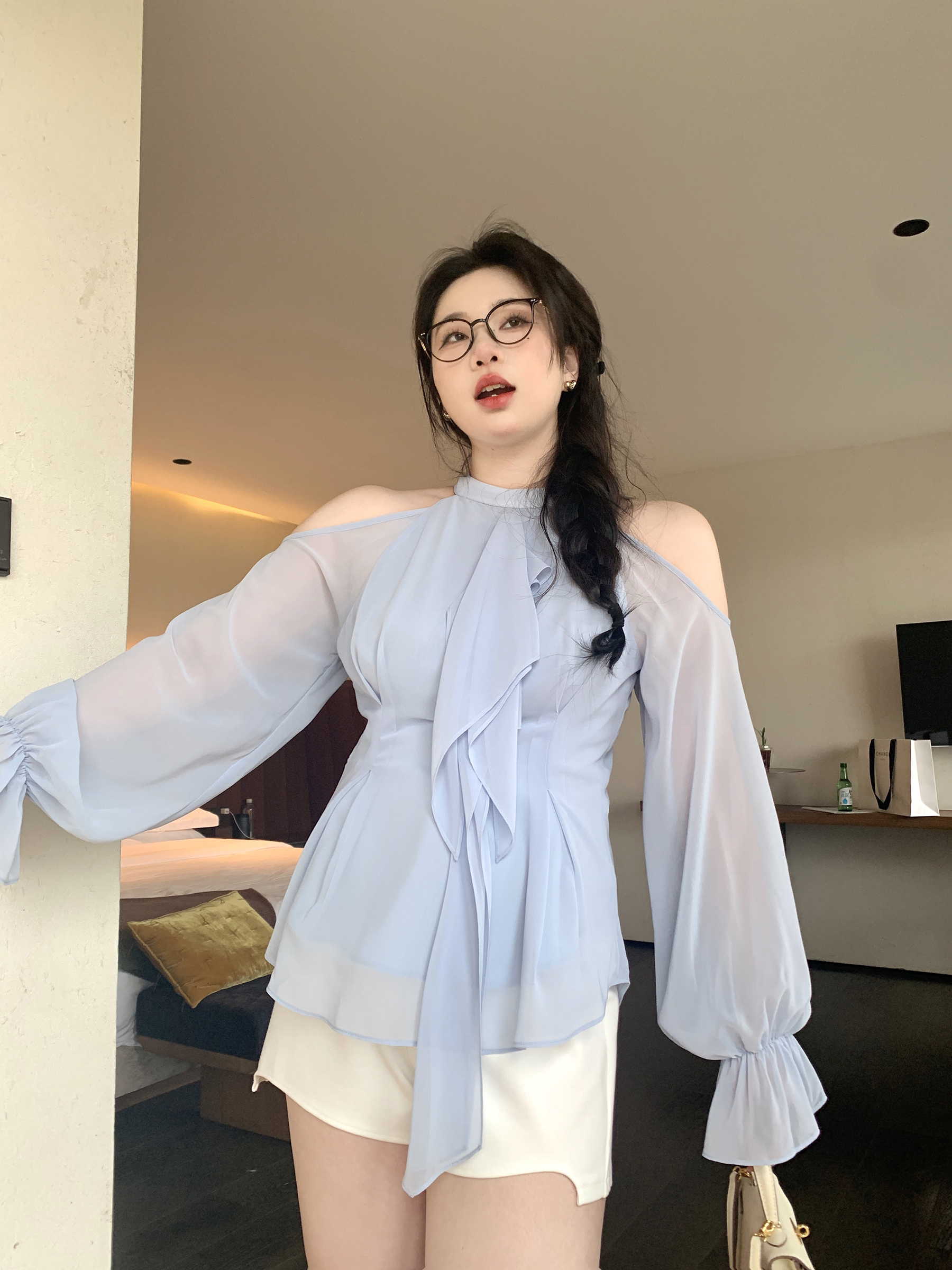 Slightly Chubby Plus Size Strapless Halter Neck Shirt - Blurry Irregular Flowing Design for a Stylish Waist-Defining Look Slightly Chubby Plus Size Strapless Halter Neck Shirt - Blurry Irregular Flowing Design for a Stylish Waist-Defining Look