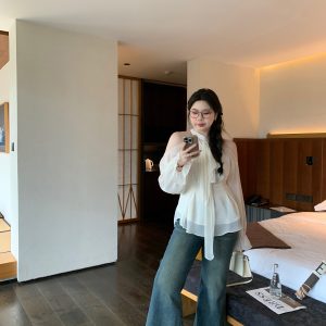 Slightly Chubby Plus Size Strapless Halter Neck Shirt - Blurry Irregular Flowing Design for a Stylish Waist-Defining Look