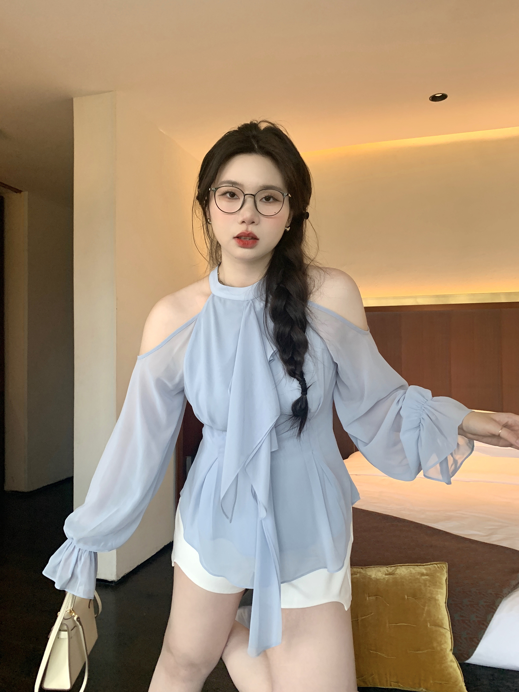 Slightly Chubby Plus Size Strapless Halter Neck Shirt - Blurry Irregular Flowing Design for a Stylish Waist-Defining Look Slightly Chubby Plus Size Strapless Halter Neck Shirt - Blurry Irregular Flowing Design for a Stylish Waist-Defining Look