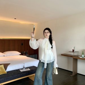 Slightly Chubby Plus Size Strapless Halter Neck Shirt - Blurry Irregular Flowing Design for a Stylish Waist-Defining Look