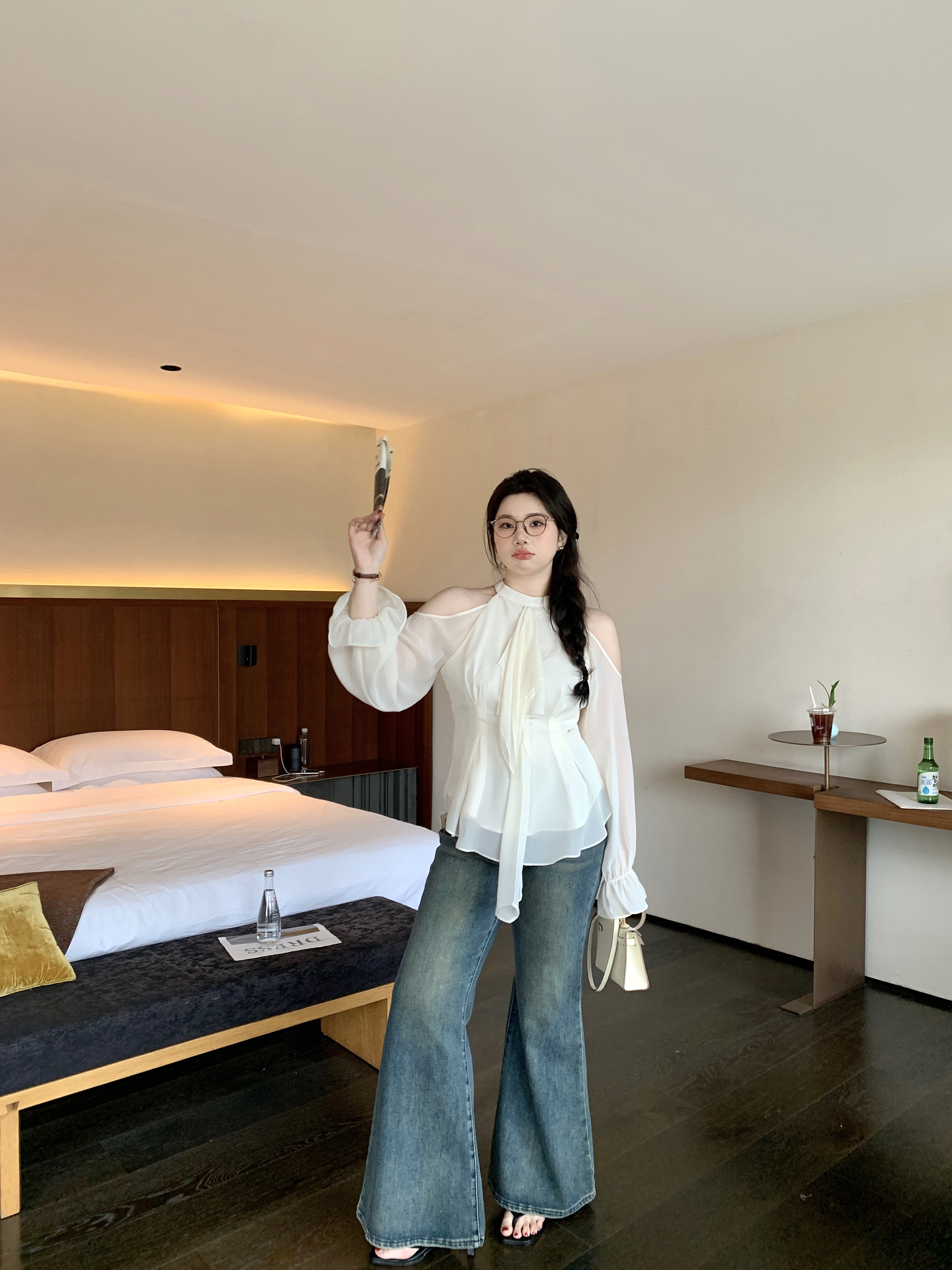 Slightly Chubby Plus Size Strapless Halter Neck Shirt - Blurry Irregular Flowing Design for a Stylish Waist-Defining Look Slightly Chubby Plus Size Strapless Halter Neck Shirt - Blurry Irregular Flowing Design for a Stylish Waist-Defining Look