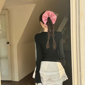 Slim-Fit Black and White V-Neck Faux Two-Piece Cardigan with Flared Long Sleeves T-Shirt Top for Spring and Autumn