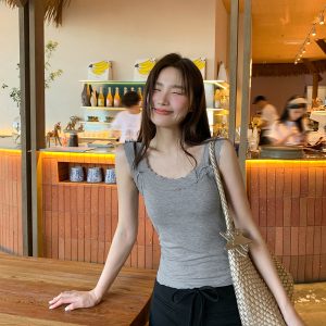 Slim-Fit Lace Edge Padded Camisole for Women - Summer Bow Sleeveless Top, Trendy Niche Design, Perfect for Casual and Y2K Style