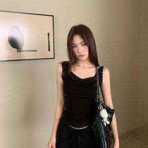 Slim-Fit Lace Edge Padded Camisole for Women - Summer Bow Sleeveless Top, Trendy Niche Design, Perfect for Casual and Y2K Style