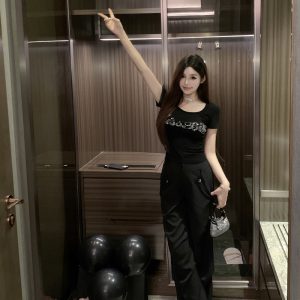 Slim Fit Round Neck T-Shirt - Luna Lunna 419 - Chic Practical Top for Everyday Wear, Perfect for 90s and Y2K Style Lovers