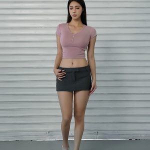 Slim Fit Short Sleeve Buttoned T-Shirt - Versatile Basic Top for Everyday Wear, Perfect for Casual and Smart-Casual Styles