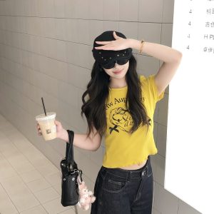 Slim Fit Short Sleeve T-Shirt with Letter Print and Bow Detail - Limited Time Discount Fashion Top for Stylish Outfits