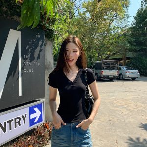 Slim Fit V-Neck Raglan T-Shirt for Women - Summer 2025, Chicken Heart Collar, Casual Style, Trendy Short Sleeve Top