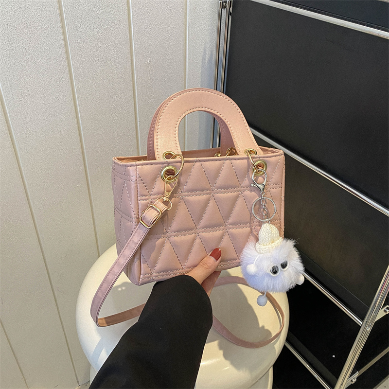 Small Diamond-Pattern Mini Bucket Bag for Women - Trendy Summer 2025 Crossbody Handbag for Commuting and Everyday Style Small Diamond-Pattern Mini Bucket Bag for Women - Trendy Summer 2025 Crossbody Handbag for Commuting and Everyday Style
