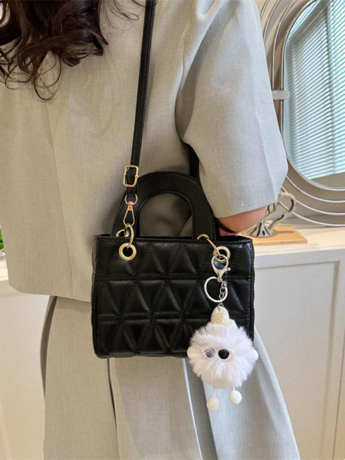 Small Diamond-Pattern Mini Bucket Bag for Women - Trendy Summer 2025 Crossbody Handbag for Commuting and Everyday Style Small Diamond-Pattern Mini Bucket Bag for Women - Trendy Summer 2025 Crossbody Handbag for Commuting and Everyday Style