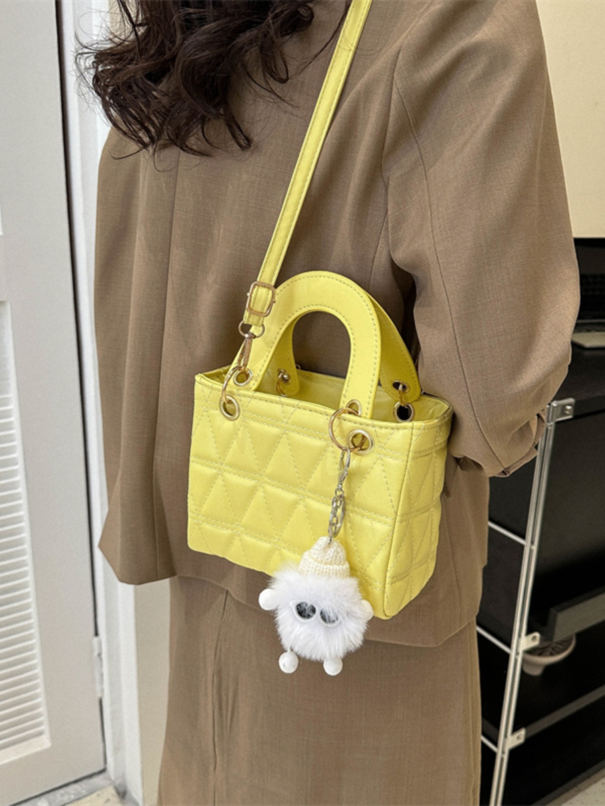 Small Diamond-Pattern Mini Bucket Bag for Women - Trendy Summer 2025 Crossbody Handbag for Commuting and Everyday Style Small Diamond-Pattern Mini Bucket Bag for Women - Trendy Summer 2025 Crossbody Handbag for Commuting and Everyday Style